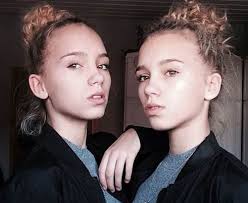 Lisa and Lena best twins