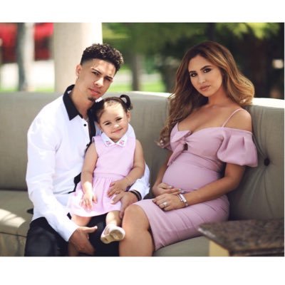 are you Elle Lively McBroom from the ace family