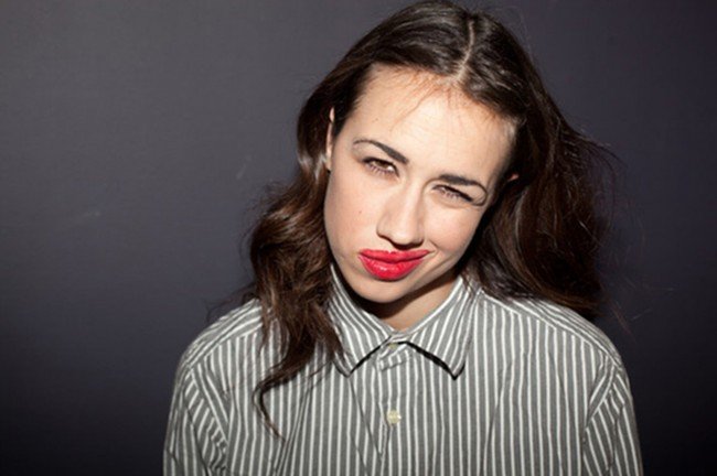 Miranda sings