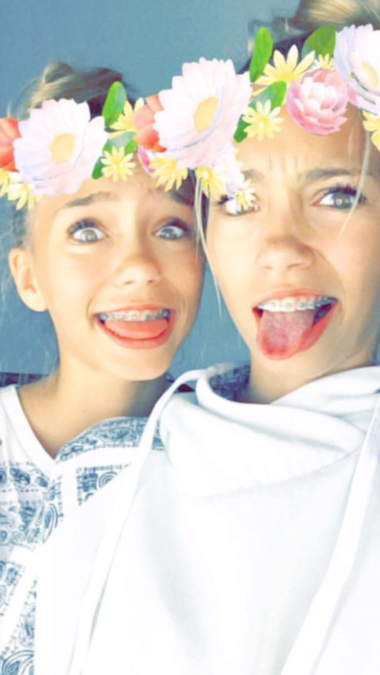 Could you be Lisa and Lena's BFF