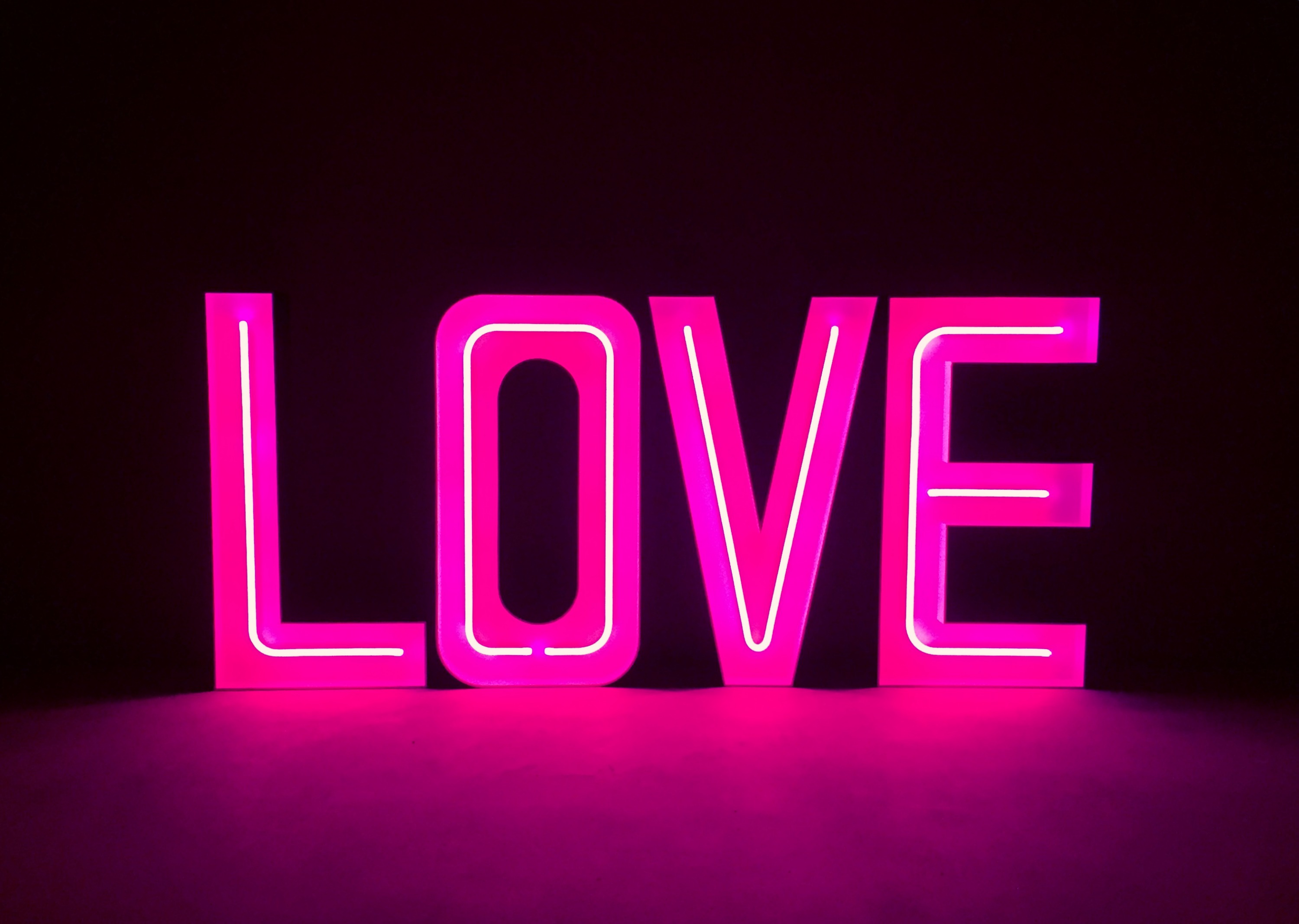 DOES HE LOVE YOU BACK