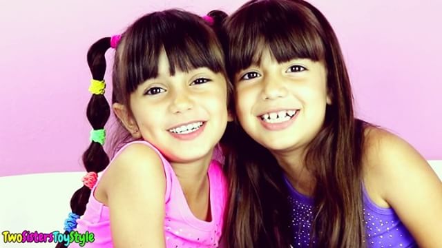 Twosisterstoystyle (Emily and Evelyn)