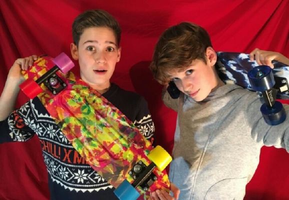 Who would I rather date Max or Harvey?