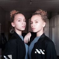 LISA AND LENA BAES;)