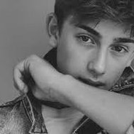 Would Johnny Orlando date me?