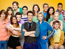 HOW MANY PEOPLE KNOW GLEE