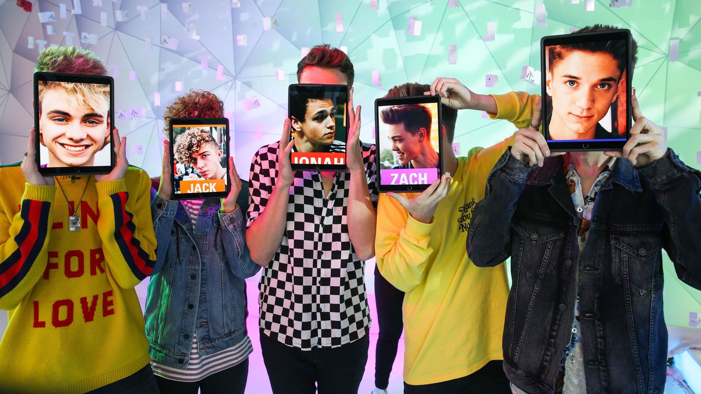 How well do you know the boys of Why Don't We ?