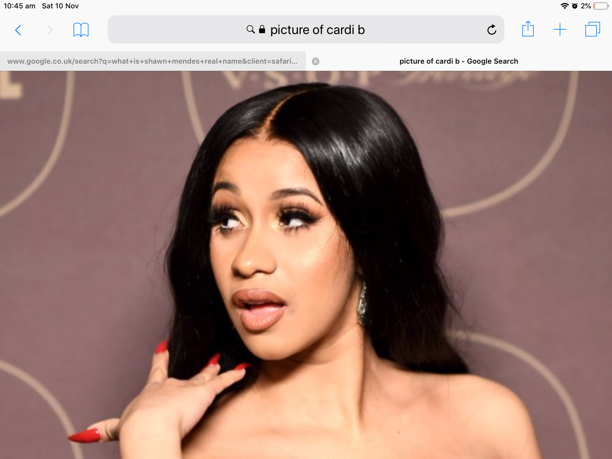 Who is better looking cardi b or Nicki Minaj