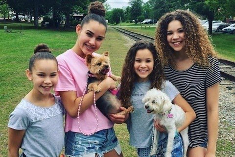 Which Haschak sister r u
