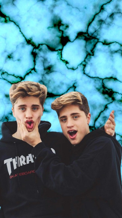 DO YOU KNOW THE MARTINEZ TWINS?