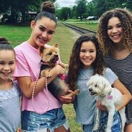 Which Haschak sister r u