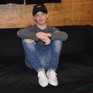 Would you qualify as Jacob Sartorius girlfriend?