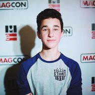 Is Hunter Rowland hot or not?